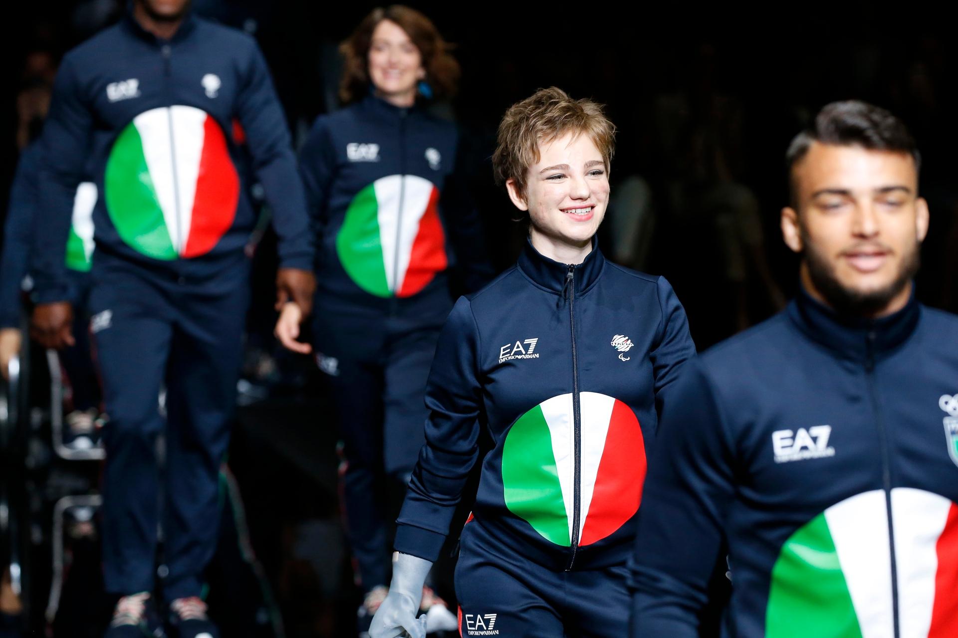 Dtvob17g Ecyvm [ 1279 x 1920 Pixel ]