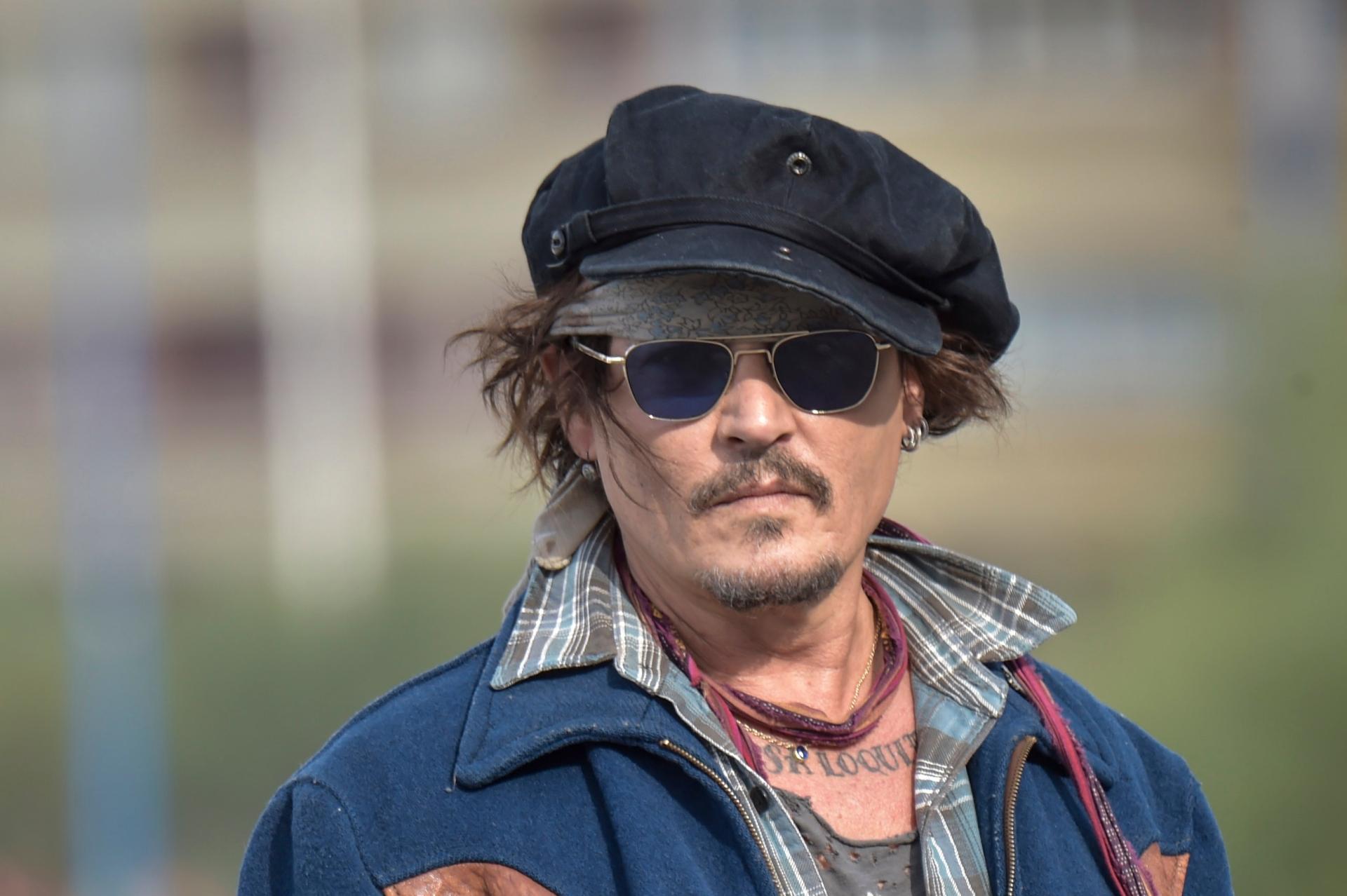 Johnny Depp: ecco la foto che fa preoccupare i fan - Radio Monte Carlo
