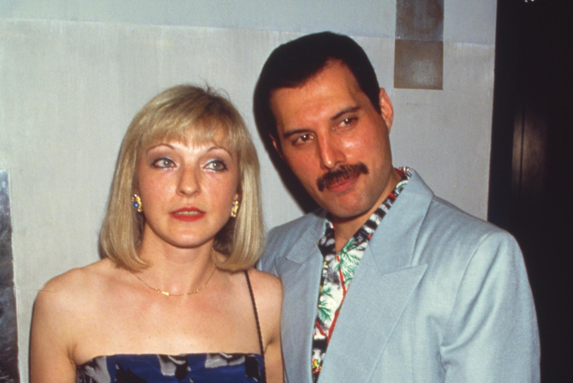 Freddie Mercury: la storia di Mary Austin, la donna che conserva un suo  grande segreto - Radio Monte Carlo
