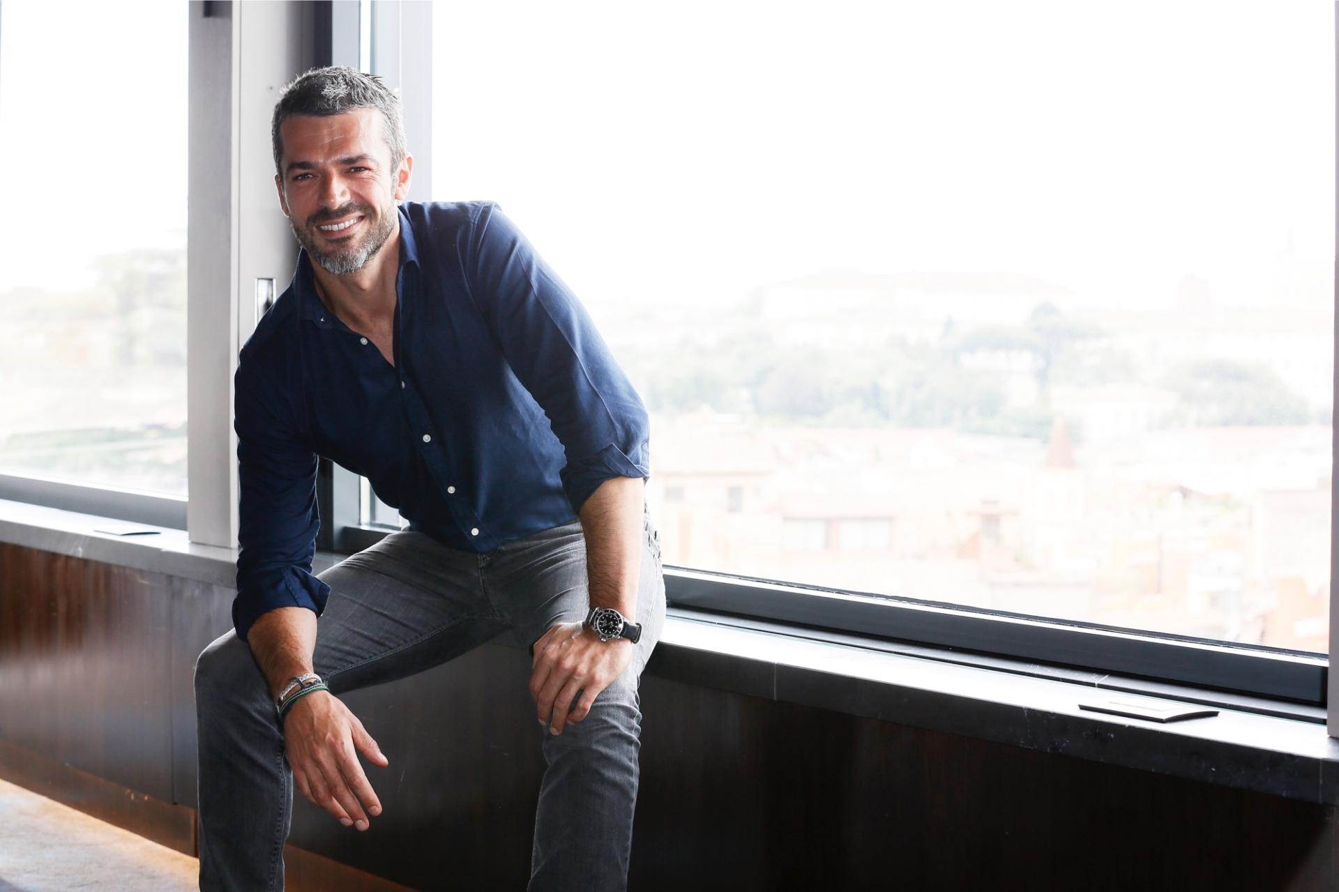 Luca Argentero E Sua La Foto Piu Emozionante Della Settimana Radio Monte Carlo