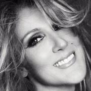 Celine Dion canta Edith Piaf in onore delle vittime di Parigi. Il video
