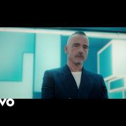 Eros Ramazzotti con Michelle Hunziker e la figlia Aurora nel video di Ama