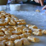 Ricetta anti-spreco: gnocchi di pane con salsa al formaggio 