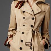 GIUSI FERRE’, il Trench: un capo intramontabile di gran moda e sempre attuale