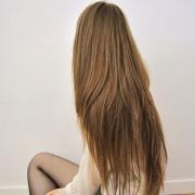 I cibi che assicurano capelli forti, luminosi e sani 