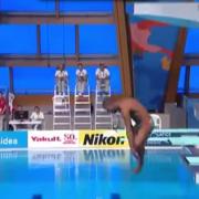 Ai Mondiali di nuoto ci si tuffa a "bomba". Incredibile ma vero! 
