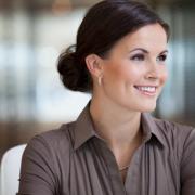 3 acconciature perfette per un appuntamento di lavoro
