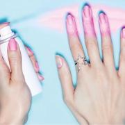 Manicure perfetta? Ecco la bomboletta spray