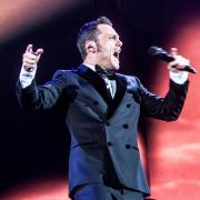 Tiziano Ferro: vestiti all'asta per Save The Children