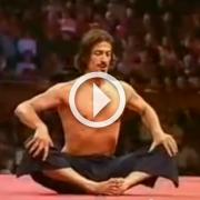 VIDEO. l'uomo più snodabile del mondo!