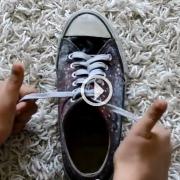 Come allacciarsi le scarpe in 1 secondo!