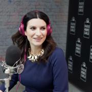 Laura Pausini: le foto esclusive negli studi di RMC