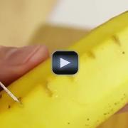 Fa dei buchi sulla buccia della banana. Il risultato finale vi stupirà!