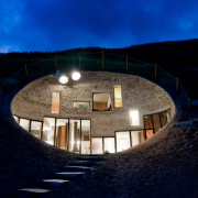 Questa casa sottoterra vi sorprenderà!