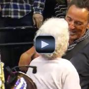 Il ballo di Bruce e la nonna di 91 anni