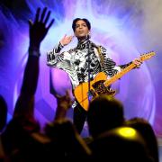 Prince: al concerto - tributo le star sono Stevie Wonder e Chaka Khan… e  anche Obama 
