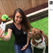 Ecco finalmente l’idea geniale… per un selfie perfetto con il vostro cucciolo!
