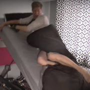 Il letto - catapulta, per chi al mattino vorrebbe "ancora 5 minuti" infiniti