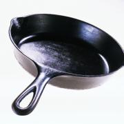 Padella impossibile da pulire? Provate questo metodo infallibile!
