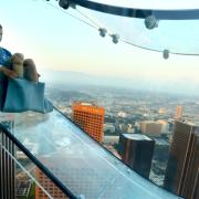 Los Angeles, lo scivolo sospeso al 70esimo piano