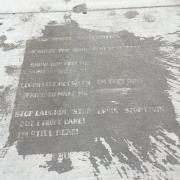 Raining Poetry. Le poesie svelate dalla pioggia, sulle strade di Boston