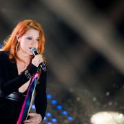 Noemi umilia un fan razzista e sessista sui social