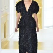 Alta moda a Parigi: Dior sfoggia tacchi bassi