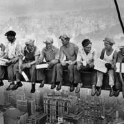 "Lunch Atop a Skyscraper". La famosa foto di cui solo in pochi conoscono la storia