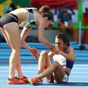 Abbey D’Agostino  e Nikki Hambling: Cadono, si rialzano e ripartono insieme (Video)