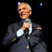 Burt Bacharach: due concerti annullati per un braccio rotto
