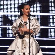 Rihanna: la presentazione di Drake è da sogno
