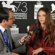 Il red carpet delle paperelle di plastica  