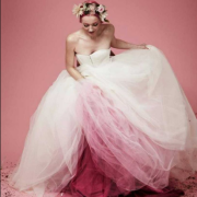 Dip Dye, abiti da sposa con un tocco di colore in più