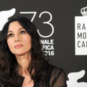 Monica Bellucci fa impazzire il Lido!