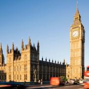 Il parlamento di Londra trasloca per sei anni. Westminster a rischio incendi