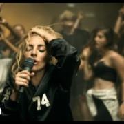 Lady Gaga pubblica il video di "Perfect Illusion"
