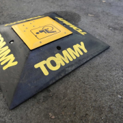 Tommy 2.0. A Roma il primo dissuasore con allarme per i parcheggi riservati