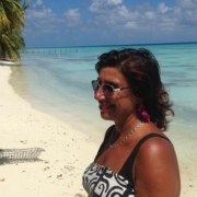 Lascia tutto e si trasferisce a Tahiti. La storia della 50enne Manuela Macori