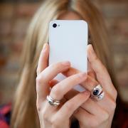 Il selfie senza mani. E' sfida "all'ultimo smartphone"