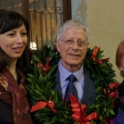 A 82 anni prende la settima laurea. Ai giovani, "Studiate, la cultura è fondamentale" 