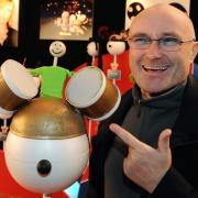 Phil Collins esegue "In The Air Tonight"  live in tv. Il video

