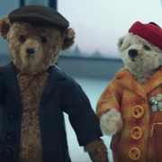Lo spot di Natale dell'aeroporto di Heathrow vi farà tornare bambini