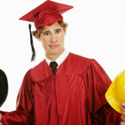 Gli studenti lavoratori sono sempre di meno. Lo confermano i dati Istat