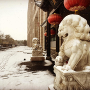 Pechino. La neve imbianca la città e... ripulisce l'aria della capitale