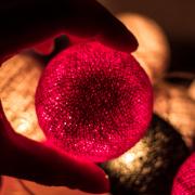 Geniale: 9 idee per fare da te le palline di Natale

