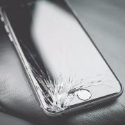 Maltrattate il vostro smartphone? E' segno che ne volete uno nuovo