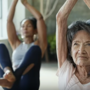 Yoga. L'insegnante più anziana al mondo ha 98 anni