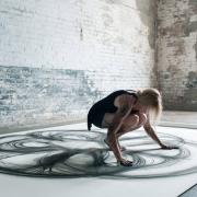 Disegnare con il corpo, l'arte danzante di Heather Hansen 