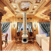Lo chalet opulento come un piccolo castello