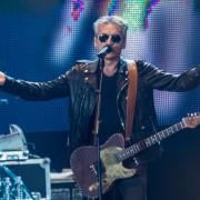 Ligabue:  un problema alle corde vocali fa saltare i live di Roma